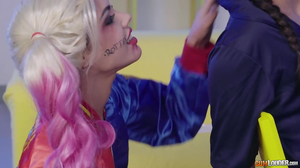 Harley Quinn pleasured in a lesbian threesome