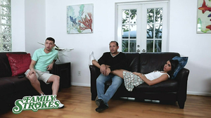 Family members are sneaky while having oral sex together