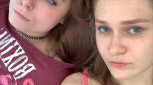 Sexy amateur cam babes making out and masturbating